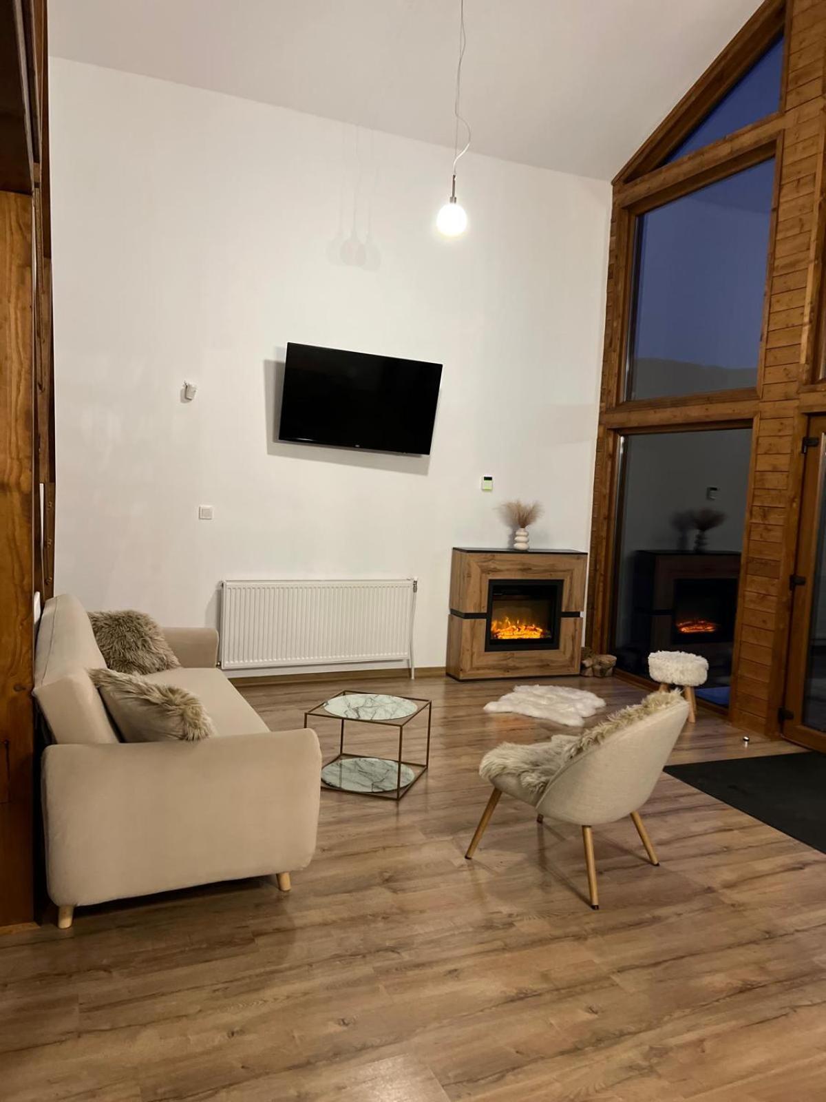 Le Chalet M - Cabana Cu O Panorama De Poveste. Surdesti  Esterno foto