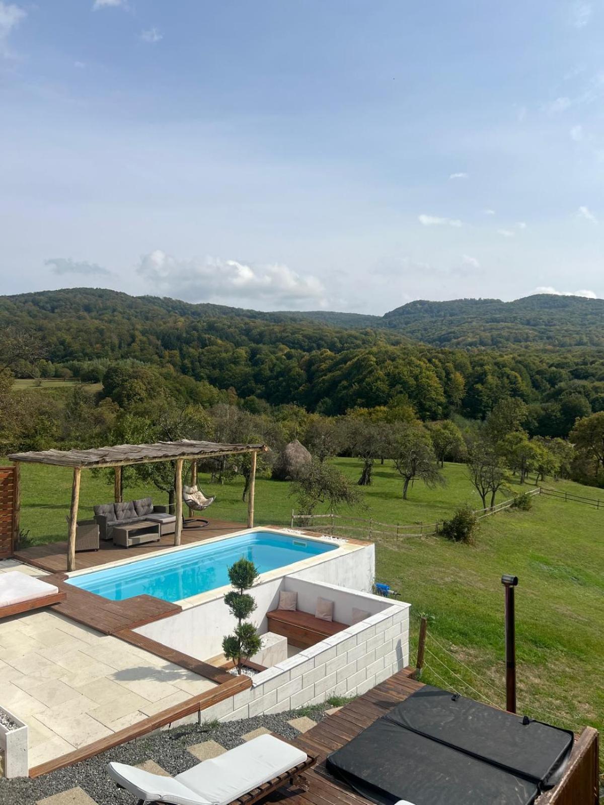 Le Chalet M - Cabana Cu O Panorama De Poveste. Surdesti  Esterno foto