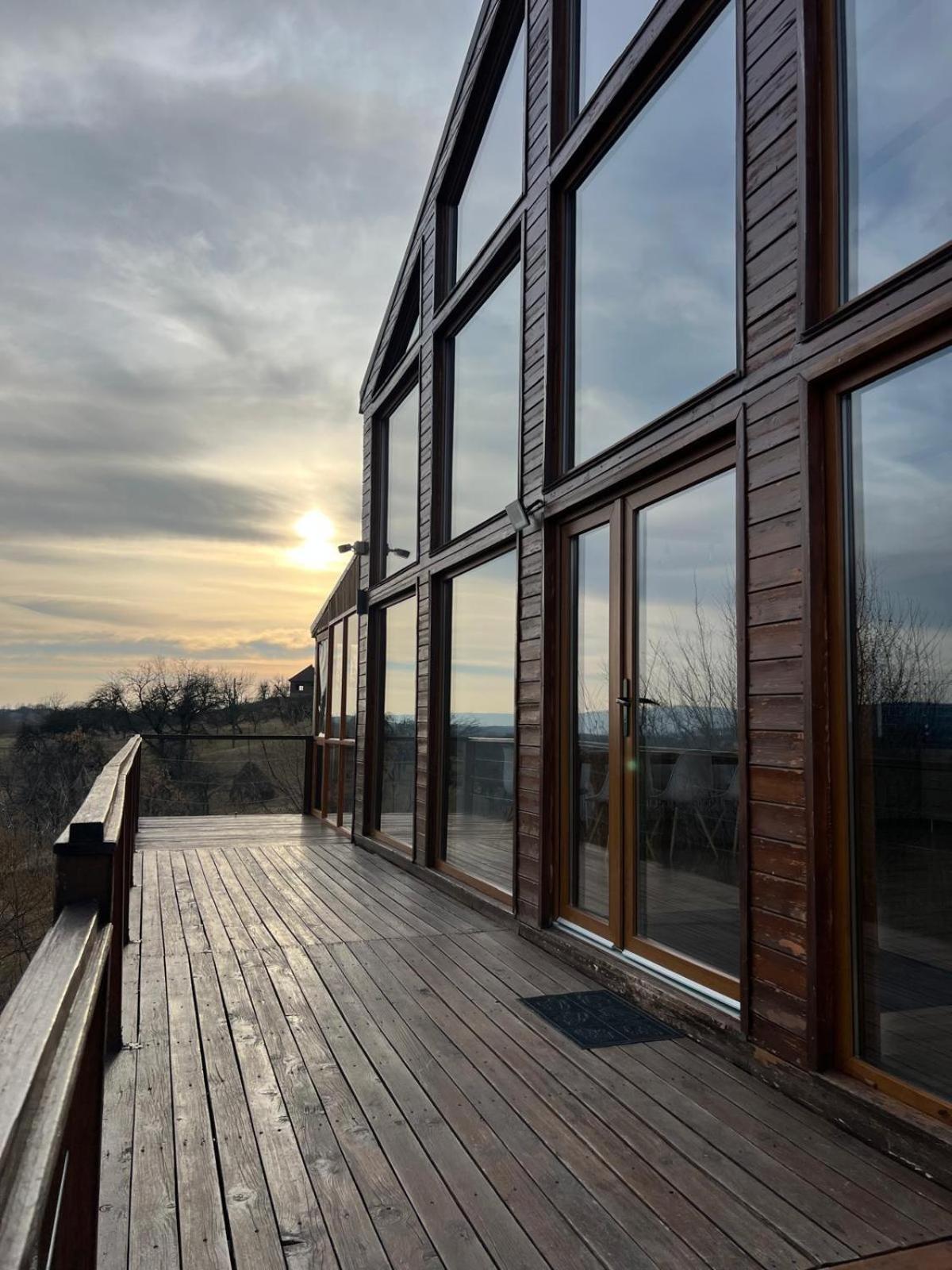 Le Chalet M - Cabana Cu O Panorama De Poveste. Surdesti  Esterno foto