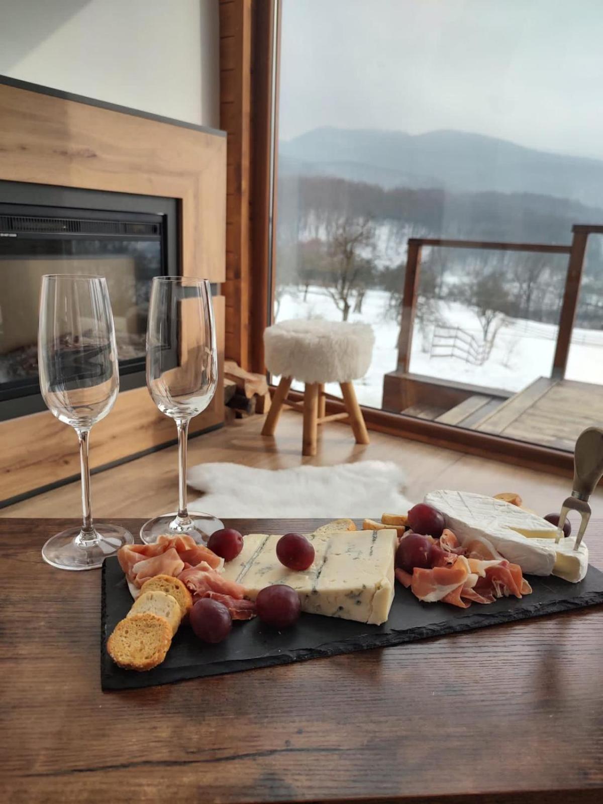 Le Chalet M - Cabana Cu O Panorama De Poveste. Surdesti  Esterno foto