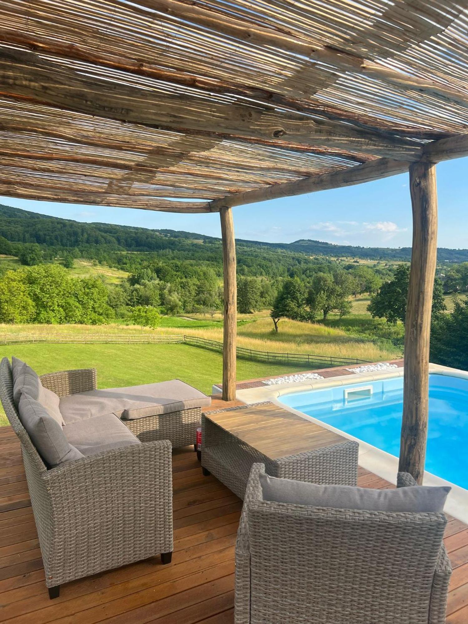 Le Chalet M - Cabana Cu O Panorama De Poveste. Surdesti  Esterno foto