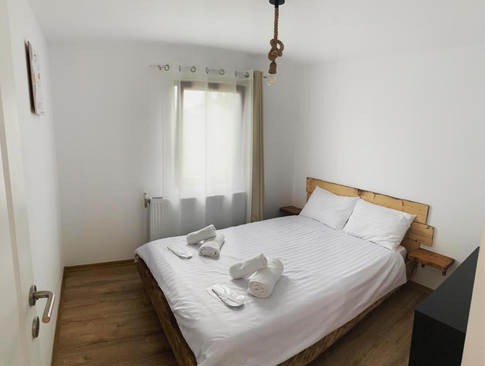Le Chalet M - Cabana Cu O Panorama De Poveste. Surdesti  Esterno foto